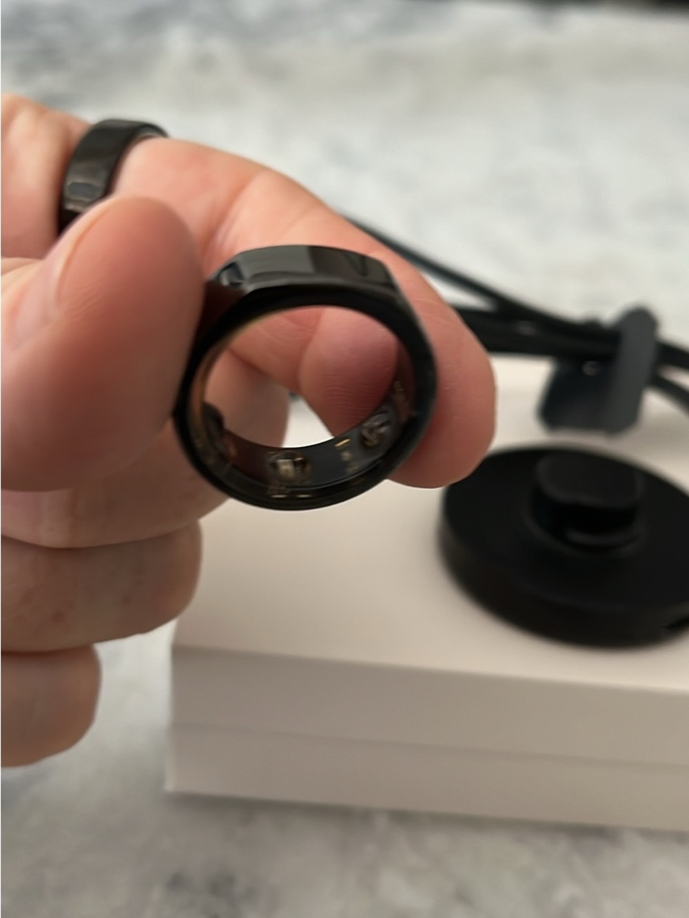 Oura Ring Gen3 in Black with Charging Dock